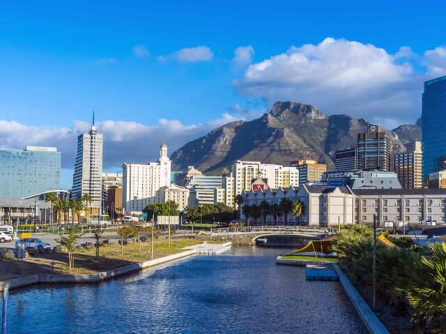 https://extrektravel.com/wp-content/uploads/2018/08/post_capetown_02-640x480.jpg