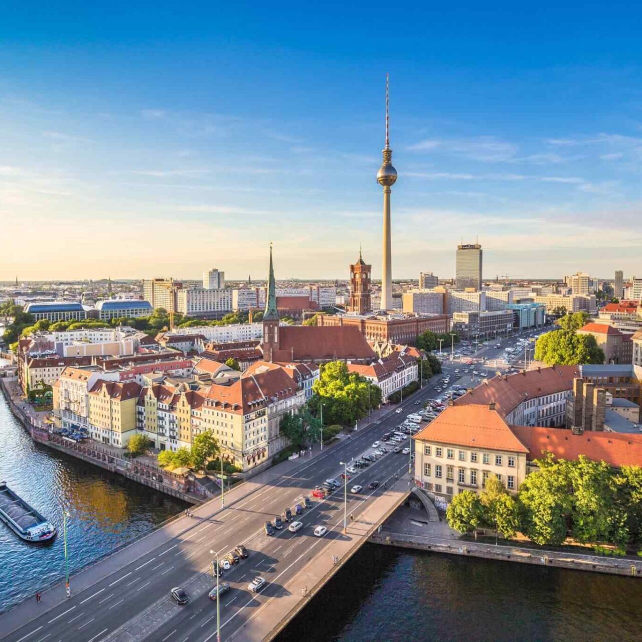 https://extrektravel.com/wp-content/uploads/2018/09/destination-berlin-05-1280x1280.jpg