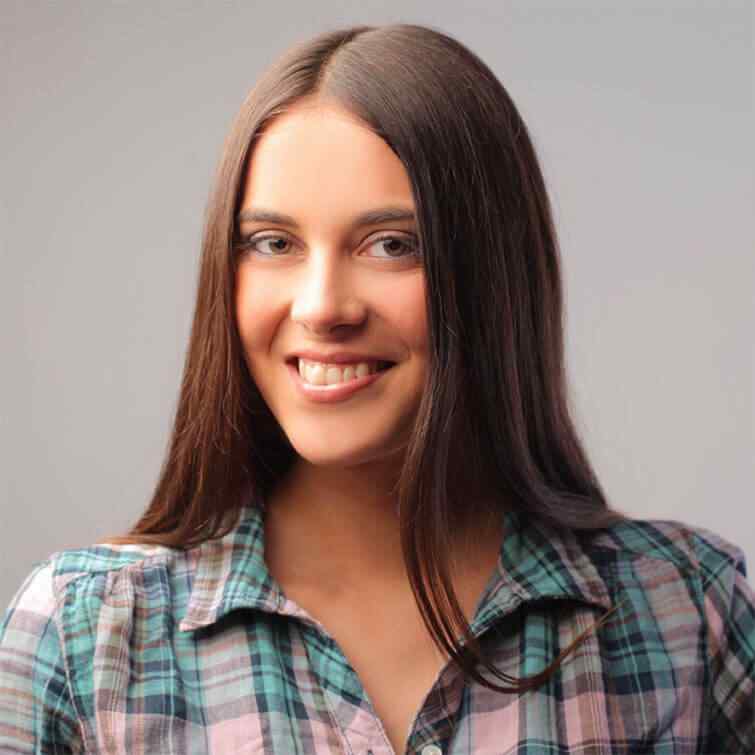 https://extrektravel.com/wp-content/uploads/2018/09/people-02.jpg