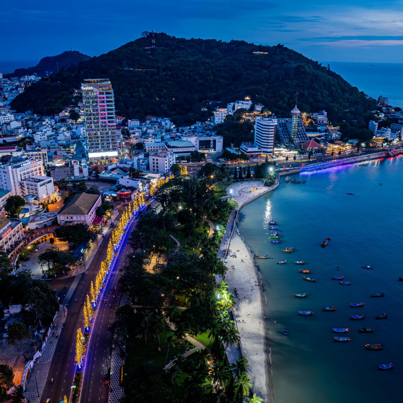https://extrektravel.com/wp-content/uploads/2026/06/pexels-vanngo-ng-105653827-30440722-1280x1280.jpg